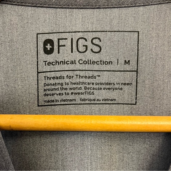 Gray Figs Scrub Set Size Medium - Picture 6 of 11